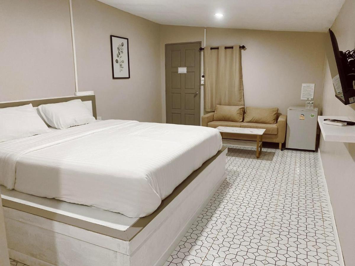 Juni House Chumphon B&B 외부 사진
