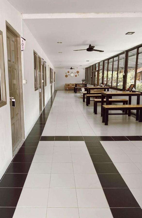 Juni House Chumphon B&B 외부 사진