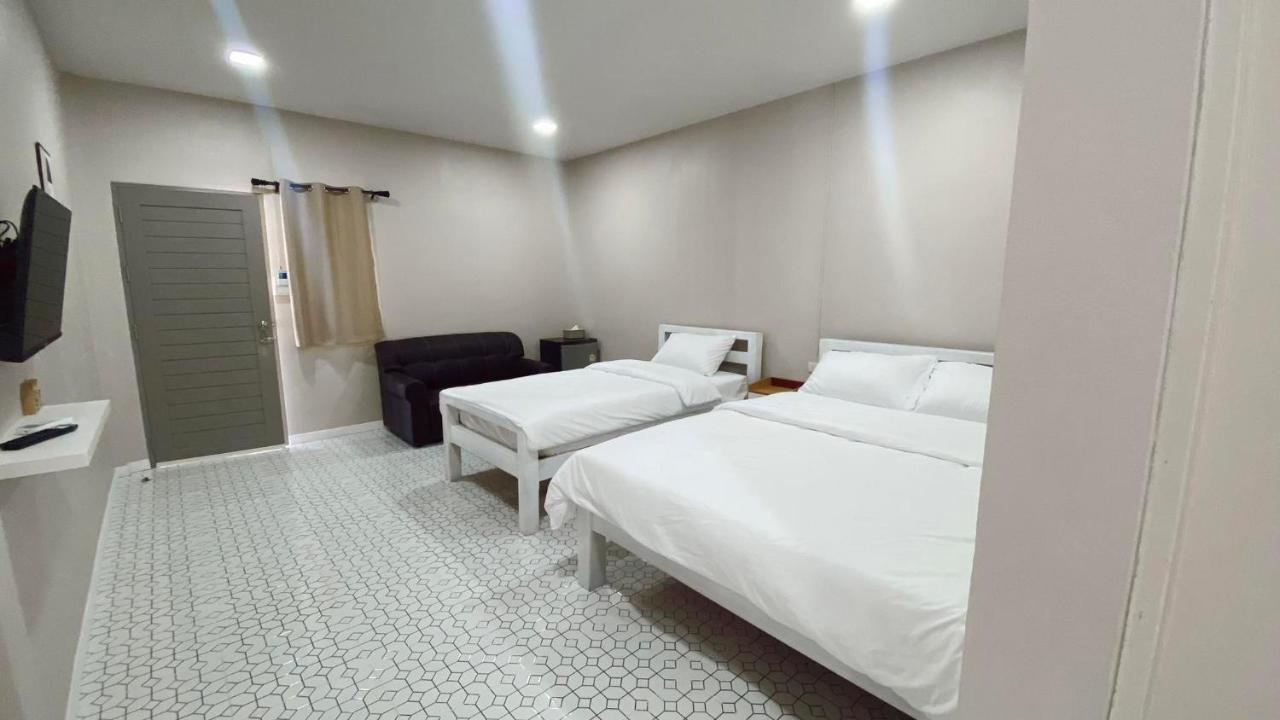 Juni House Chumphon B&B 외부 사진