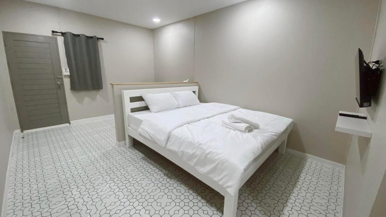 Juni House Chumphon B&B 외부 사진
