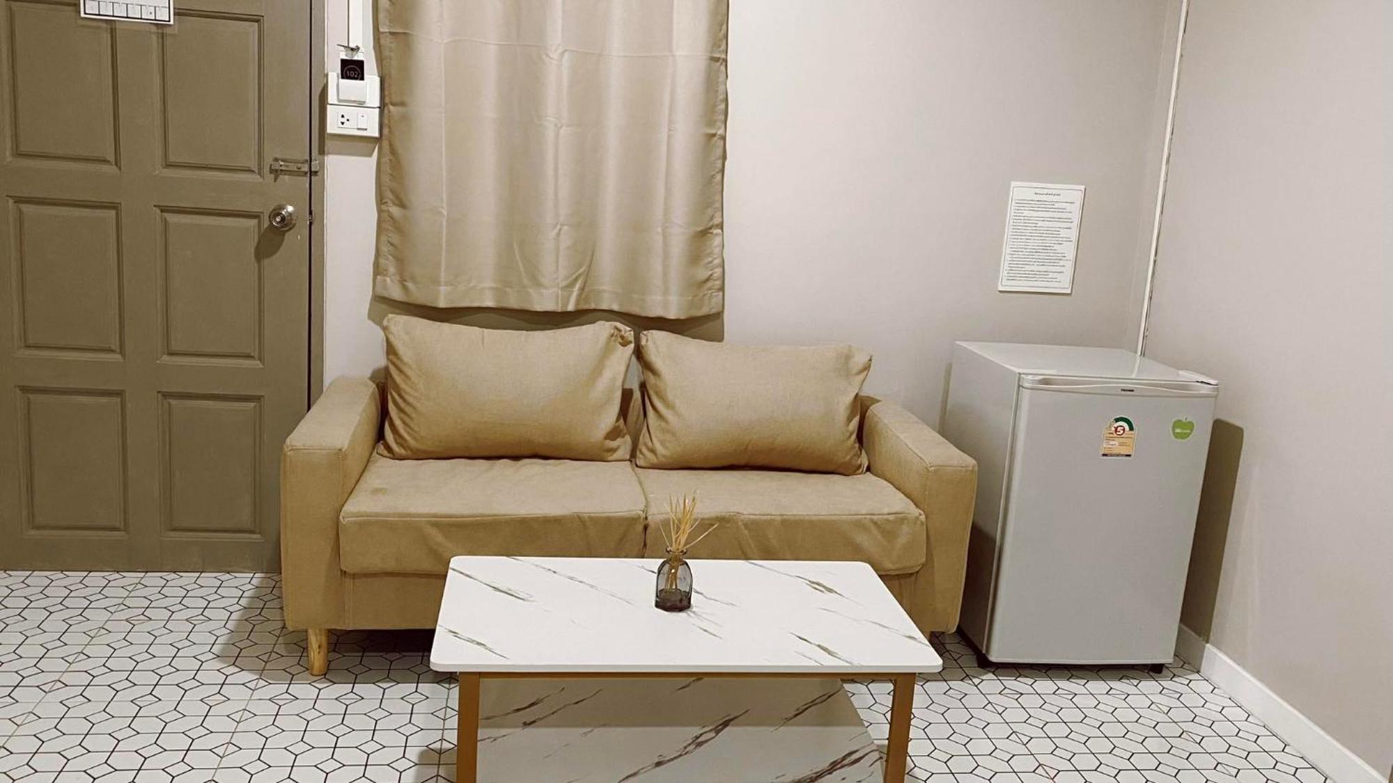 Juni House Chumphon B&B 외부 사진