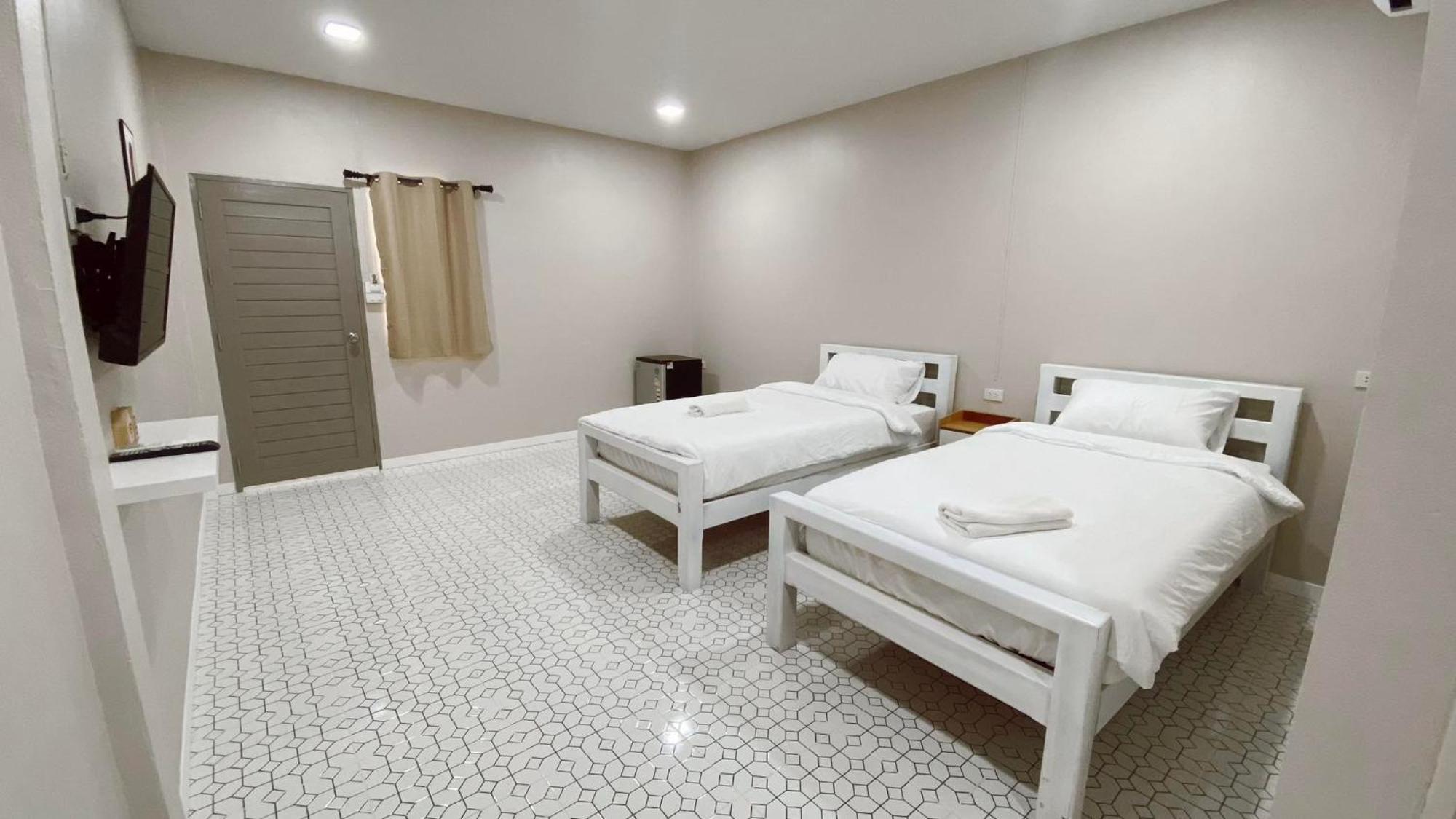 Juni House Chumphon B&B 외부 사진