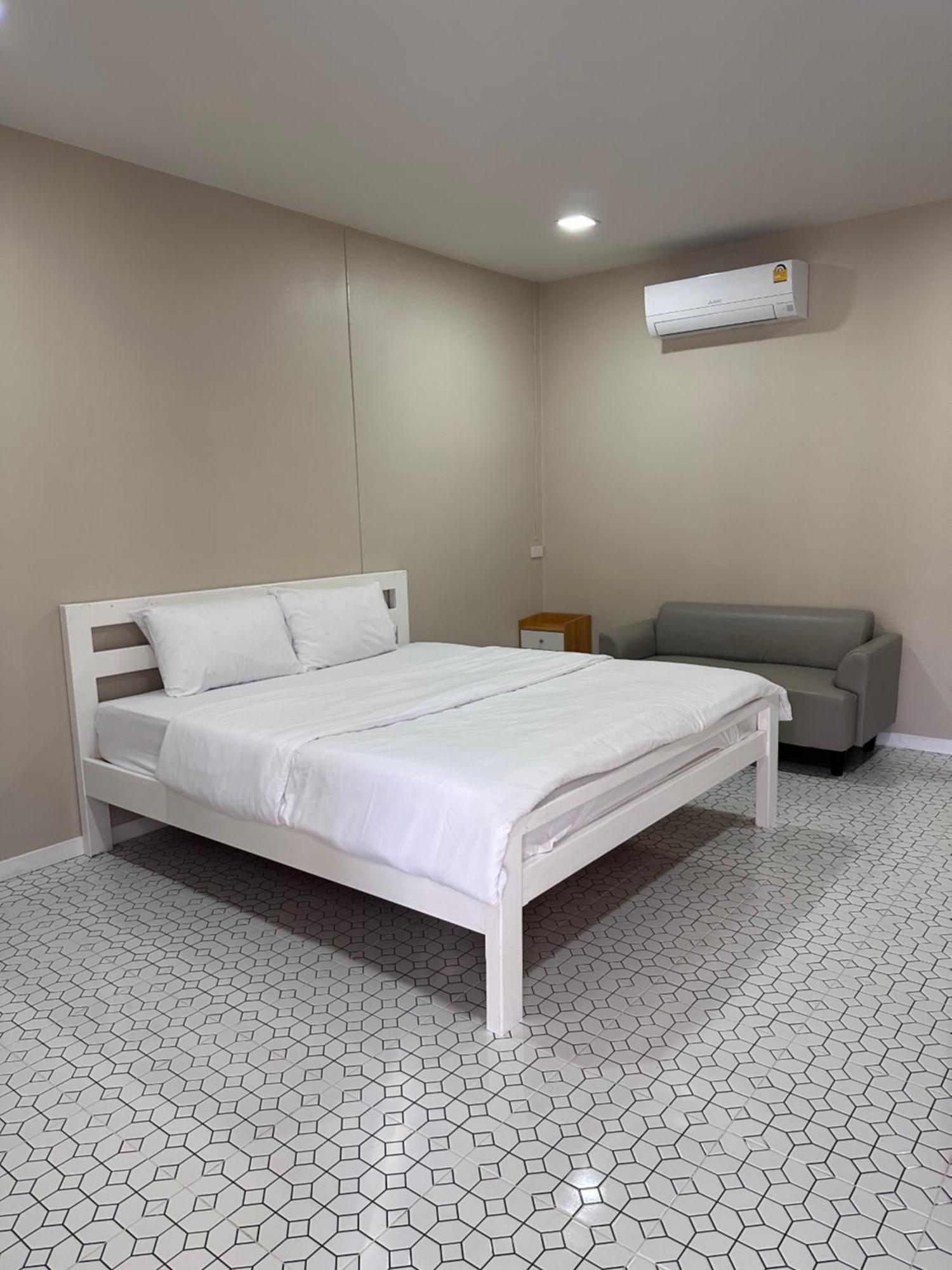 Juni House Chumphon B&B 외부 사진