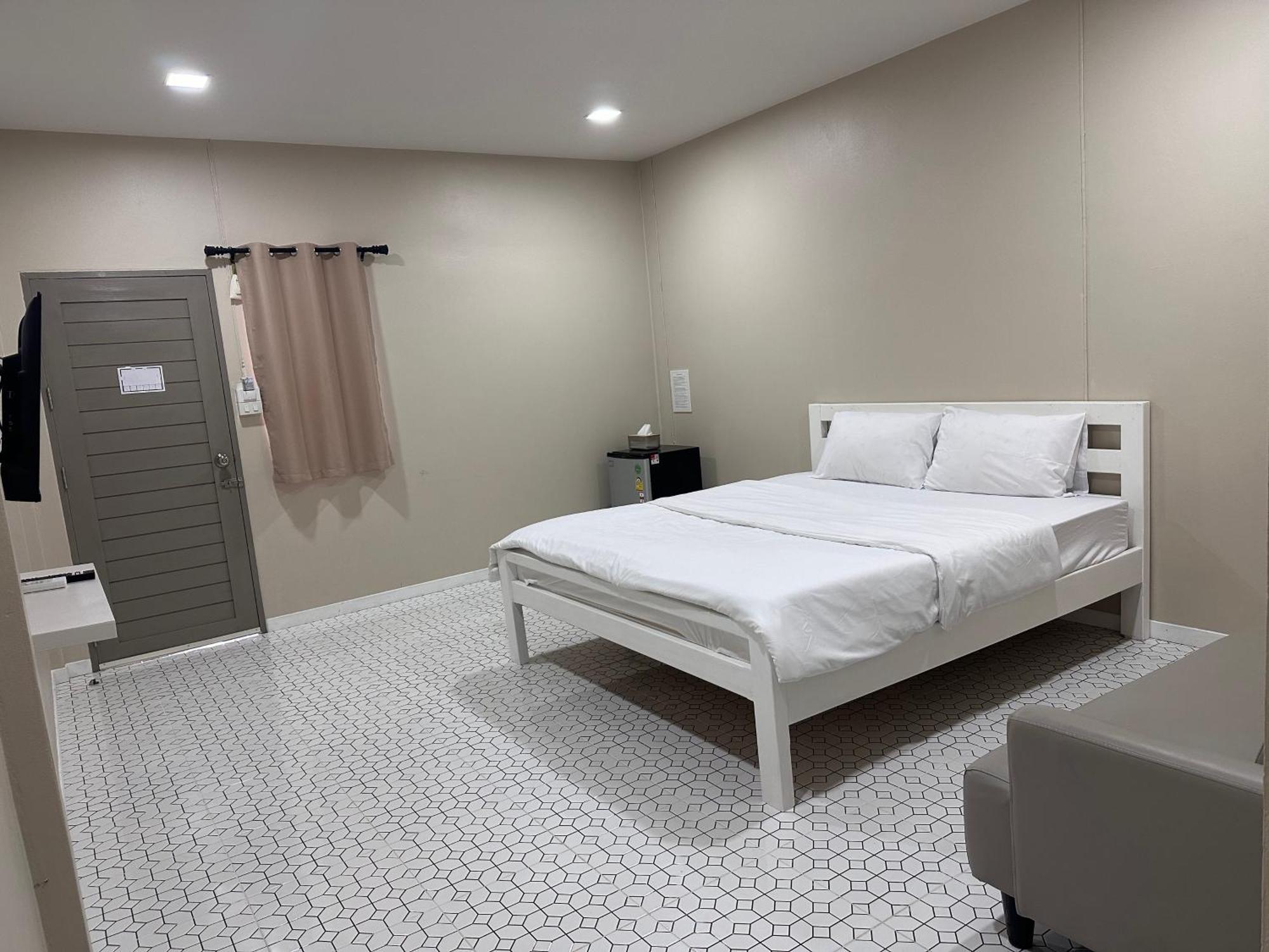 Juni House Chumphon B&B 외부 사진