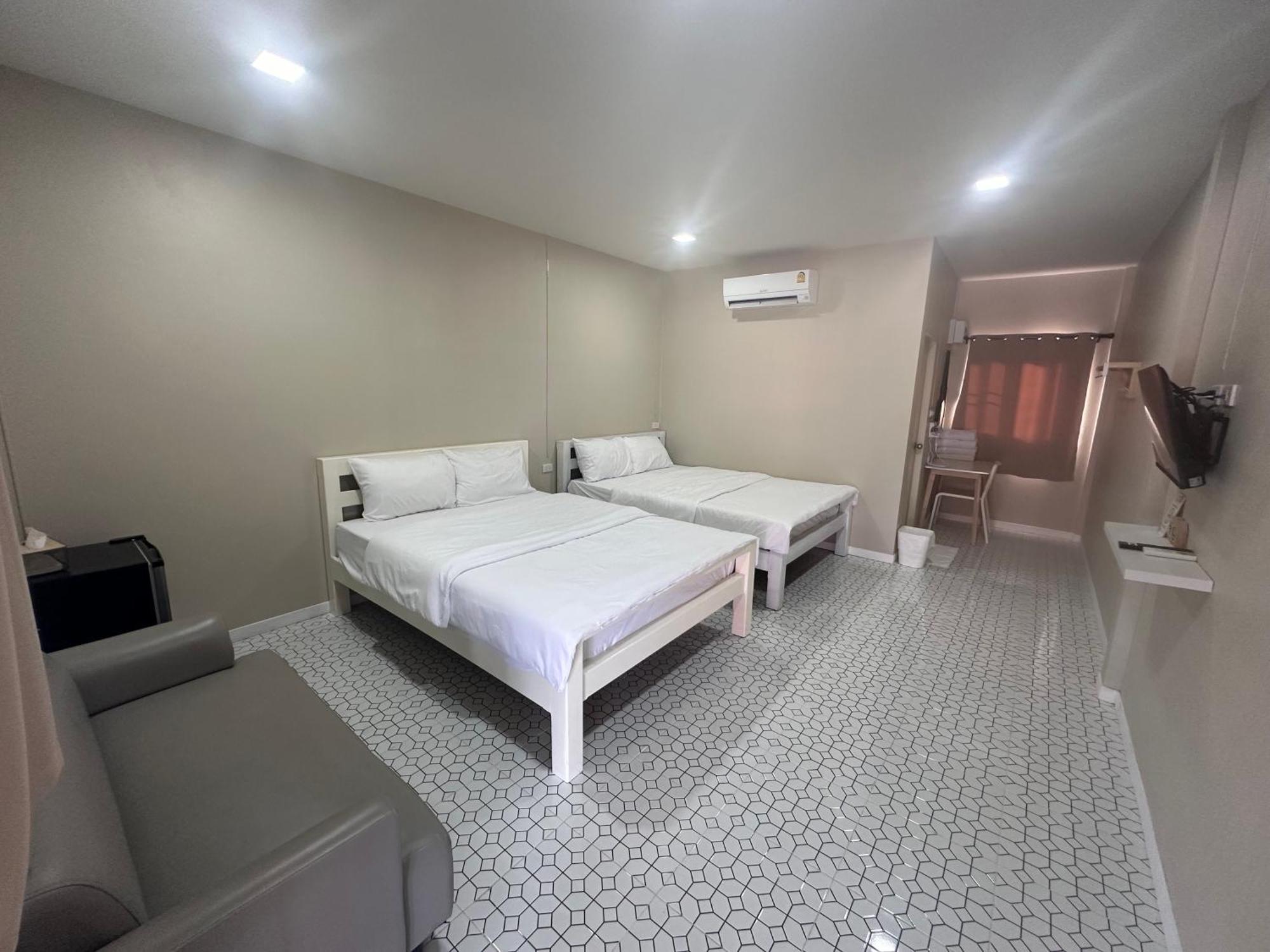 Juni House Chumphon B&B 외부 사진